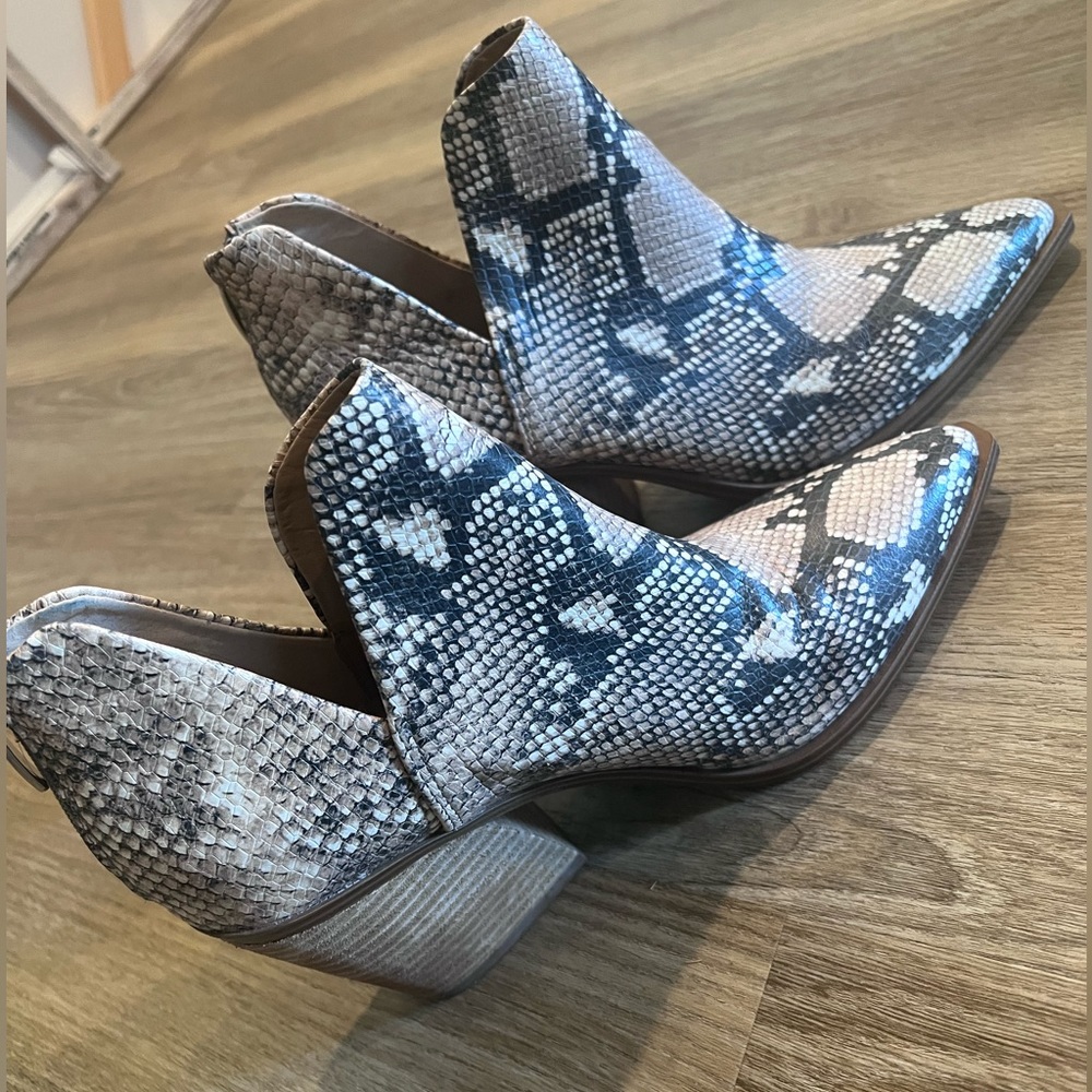 Steve Madden Ankle Boot
